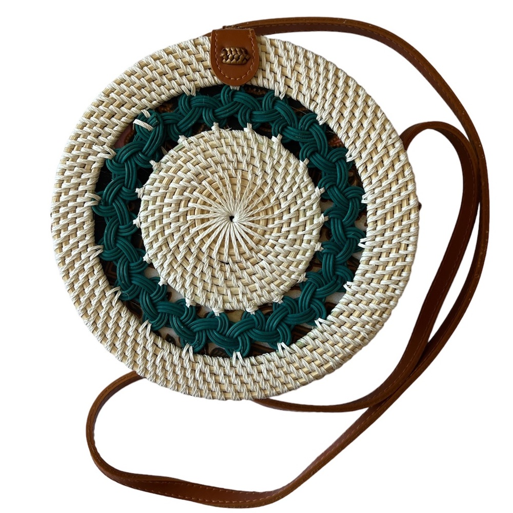Straw crossbody purse